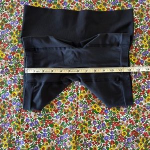 Beautiful Black Lululemon Sculpt 6” Shorts